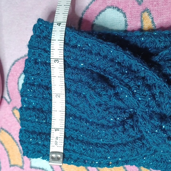 Handmade crochet handband. - Picture 2 of 2